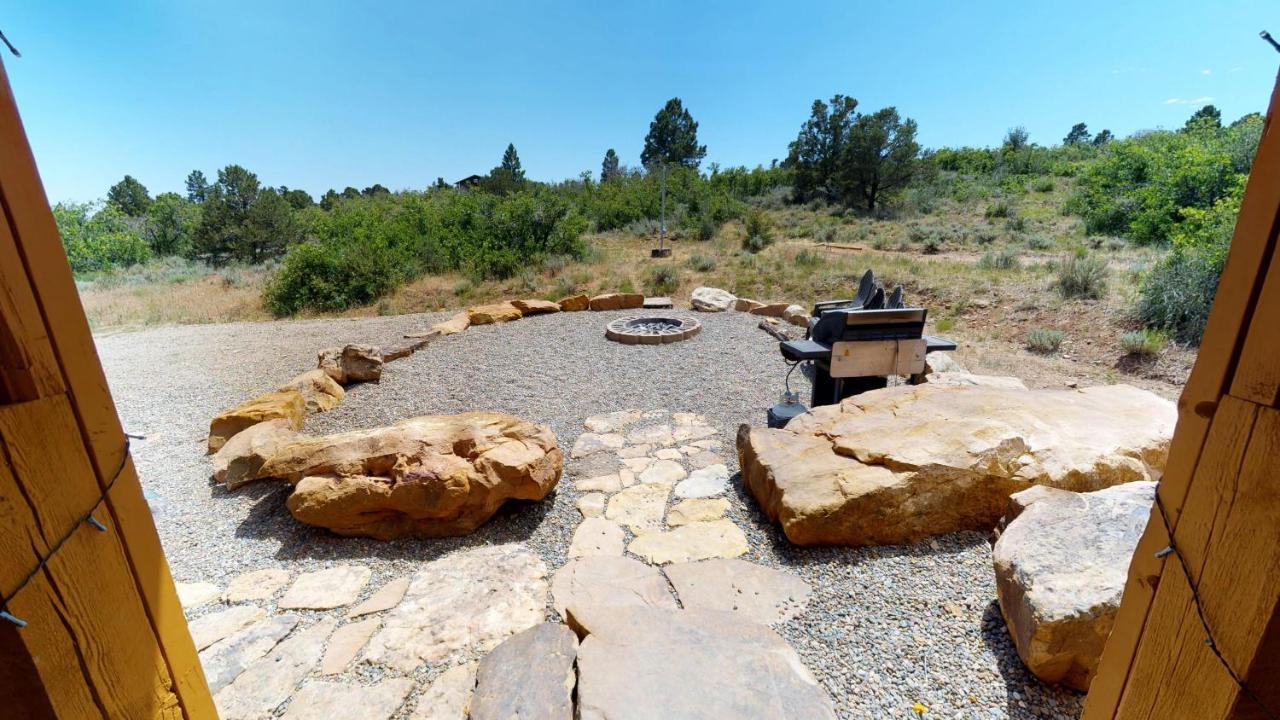 Canyon View Family Cabin, Deck, Tv Room, Games, Bbq, Campfire Монтічелло Екстер'єр фото